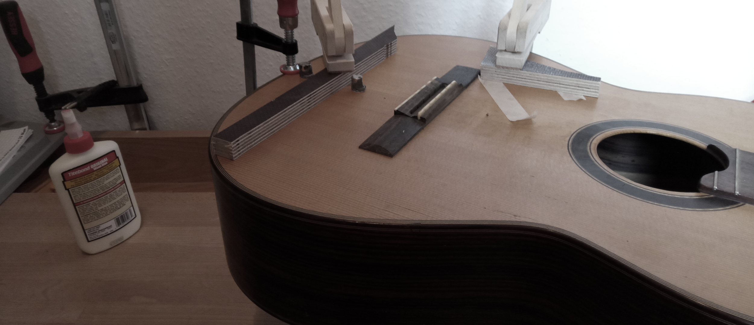 Gitarre Deckenriss Reparatur Nürnberg